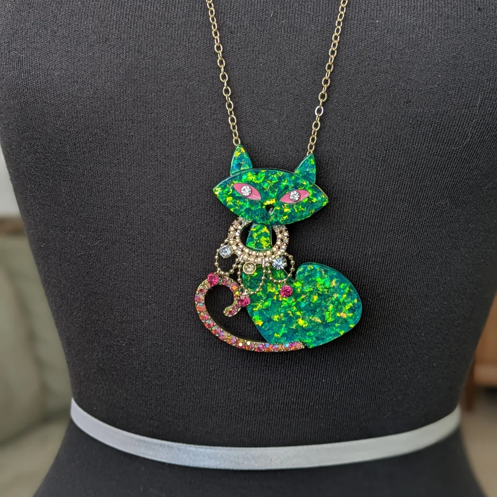 Green Cat Pendant Necklace